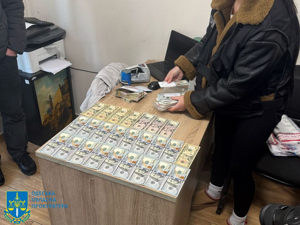Ошукали одеситів на 200 мільйонів гривень — затримали шахраїв - фото 1